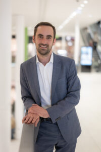 Center Manager Max Stomm